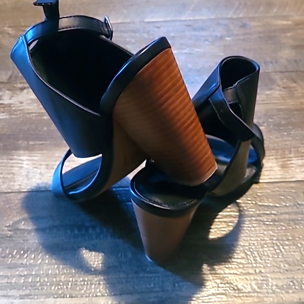 LOFT BLACK HEELS SIZE 7M - Picture 3 of 4